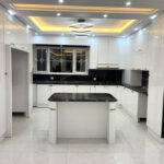 کابینت نئوکلاسیک سفید